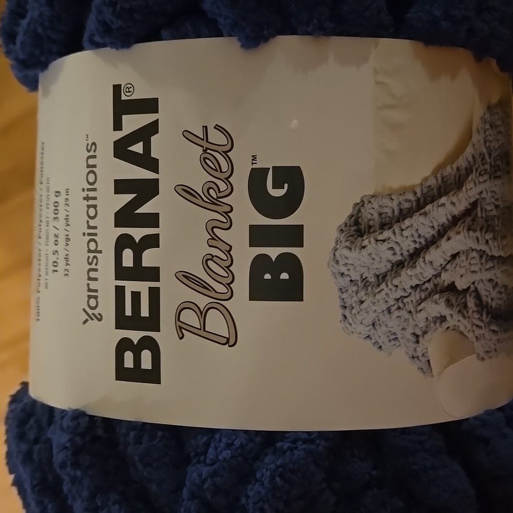 Yarn ( thick finger yarn) - Picture 4 of 5